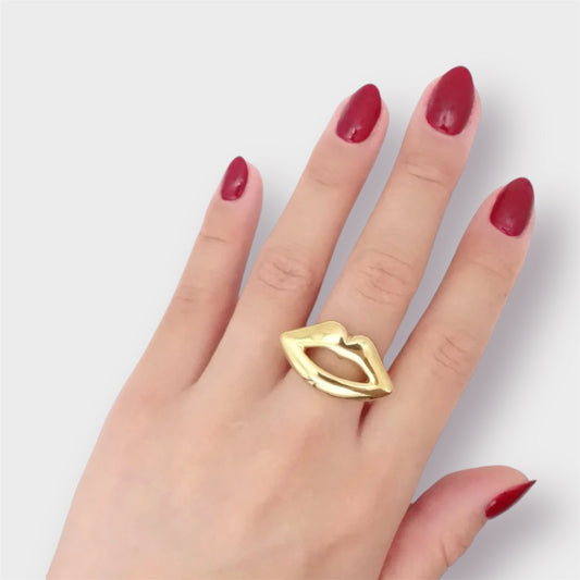 cleopatra lips Ring